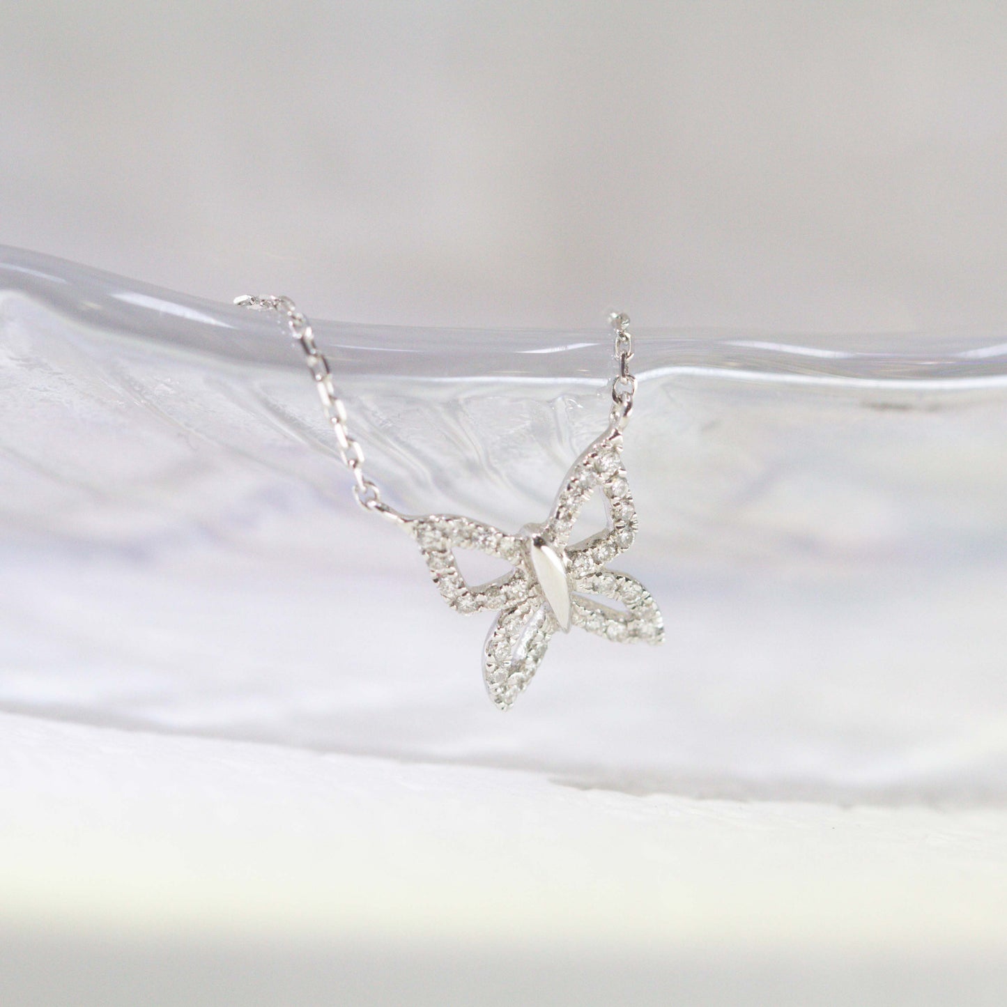 Diamond Pendant – DN0087 (With 18K Gold Necklace)
